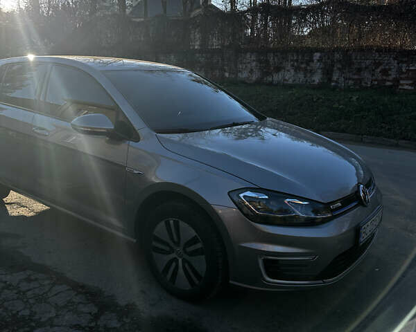 Серый Фольксваген e-Golf, объемом двигателя 0 л и пробегом 63 тыс. км за 14900 $, фото 1 на Automoto.ua