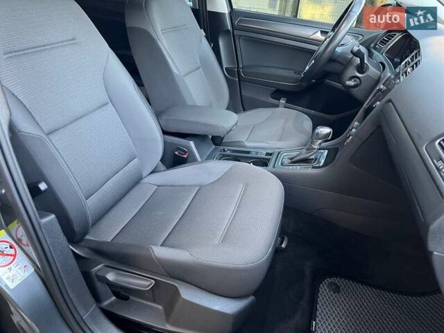 Сірий Фольксваген e-Golf, об'ємом двигуна 0 л та пробігом 141 тис. км за 13950 $, фото 14 на Automoto.ua