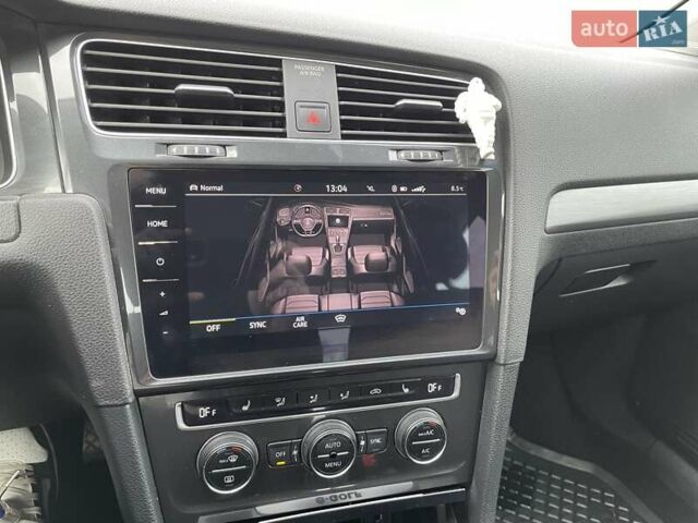 Серый Фольксваген e-Golf, объемом двигателя 0 л и пробегом 84 тыс. км за 15600 $, фото 53 на Automoto.ua