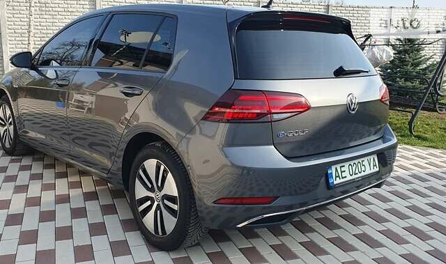 Сірий Фольксваген e-Golf, об'ємом двигуна 0 л та пробігом 47 тис. км за 18500 $, фото 6 на Automoto.ua