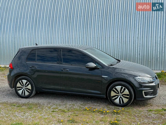 Серый Фольксваген e-Golf, объемом двигателя 0 л и пробегом 79 тыс. км за 12500 $, фото 4 на Automoto.ua