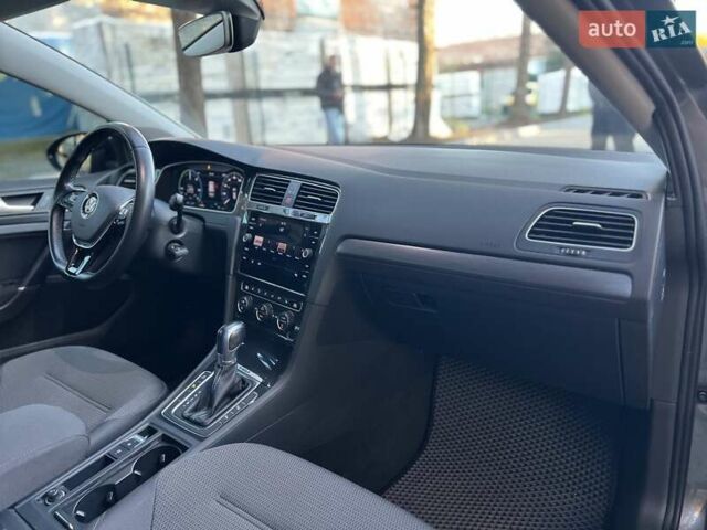 Сірий Фольксваген e-Golf, об'ємом двигуна 0 л та пробігом 141 тис. км за 13950 $, фото 11 на Automoto.ua