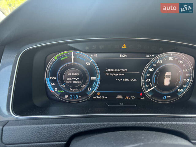 Серый Фольксваген e-Golf, объемом двигателя 0 л и пробегом 196 тыс. км за 14000 $, фото 3 на Automoto.ua