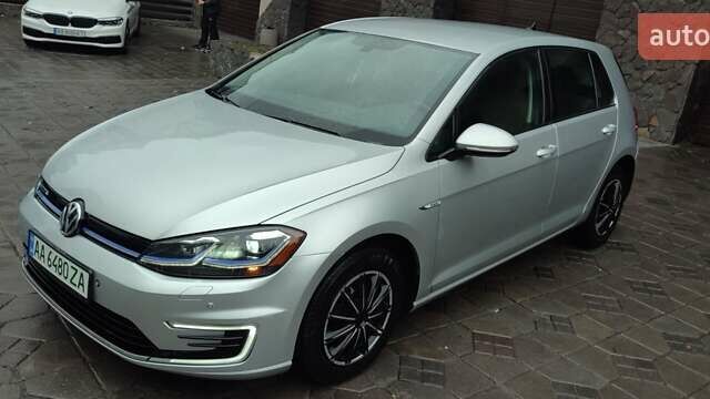 Серый Фольксваген e-Golf, объемом двигателя 0 л и пробегом 145 тыс. км за 12700 $, фото 24 на Automoto.ua