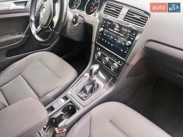 Серый Фольксваген e-Golf, объемом двигателя 0 л и пробегом 96 тыс. км за 11900 $, фото 17 на Automoto.ua