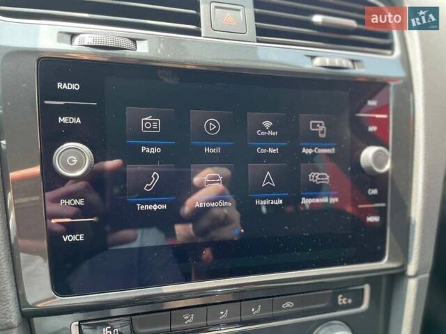 Серый Фольксваген e-Golf, объемом двигателя 0 л и пробегом 123 тыс. км за 12900 $, фото 39 на Automoto.ua