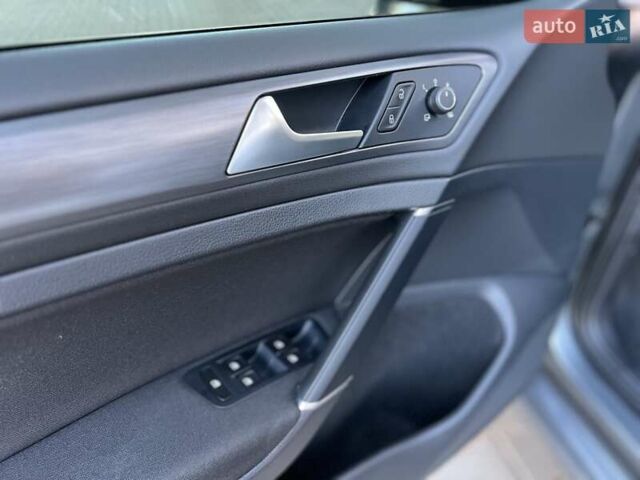 Сірий Фольксваген e-Golf, об'ємом двигуна 0 л та пробігом 141 тис. км за 13950 $, фото 20 на Automoto.ua