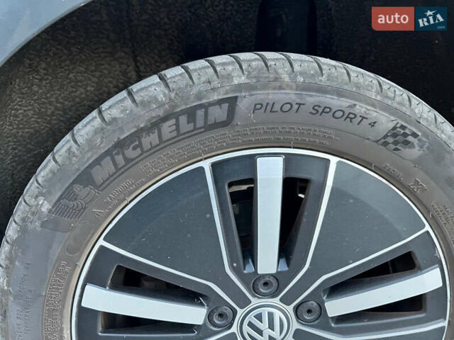 Сірий Фольксваген e-Golf, об'ємом двигуна 0 л та пробігом 202 тис. км за 13000 $, фото 14 на Automoto.ua