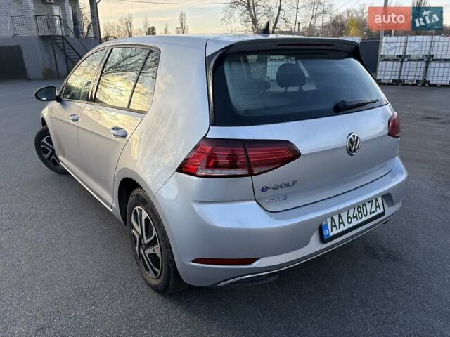 Серый Фольксваген e-Golf, объемом двигателя 0 л и пробегом 152 тыс. км за 12499 $, фото 2 на Automoto.ua