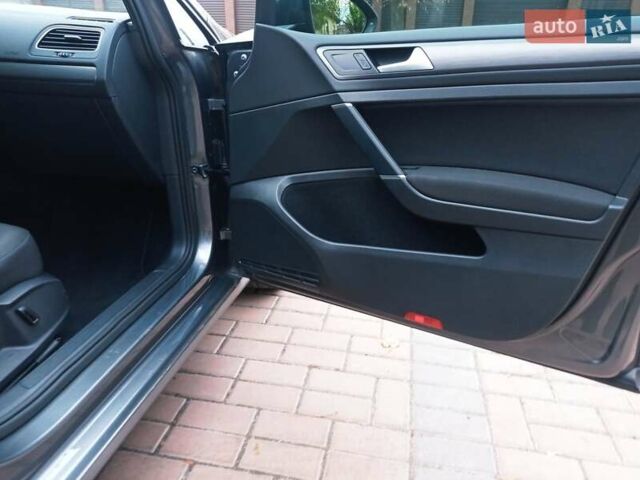 Серый Фольксваген e-Golf, объемом двигателя 0 л и пробегом 96 тыс. км за 11900 $, фото 15 на Automoto.ua