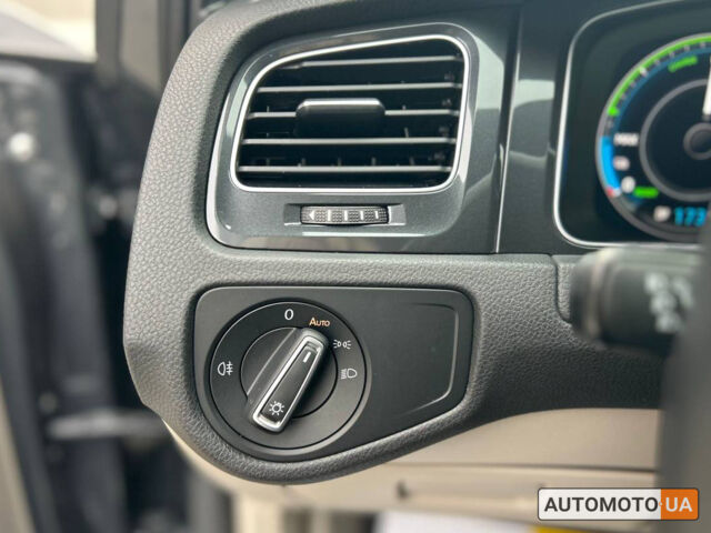 Сірий Фольксваген e-Golf, об'ємом двигуна 35 л та пробігом 109 тис. км за 16999 $, фото 8 на Automoto.ua