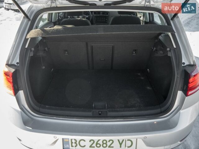 Серый Фольксваген e-Golf, объемом двигателя 0 л и пробегом 71 тыс. км за 14250 $, фото 8 на Automoto.ua