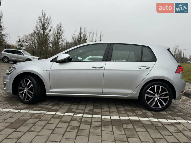 Серый Фольксваген e-Golf, объемом двигателя 0 л и пробегом 91 тыс. км за 15099 $, фото 9 на Automoto.ua