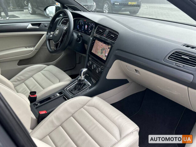 Сірий Фольксваген e-Golf, об'ємом двигуна 35 л та пробігом 109 тис. км за 16999 $, фото 16 на Automoto.ua