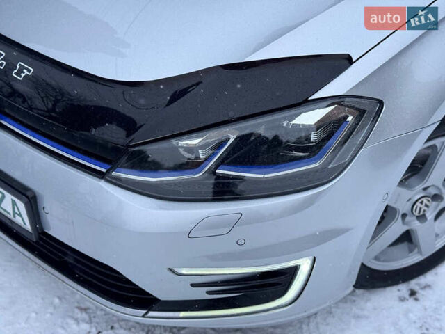 Серый Фольксваген e-Golf, объемом двигателя 0 л и пробегом 59 тыс. км за 13300 $, фото 31 на Automoto.ua