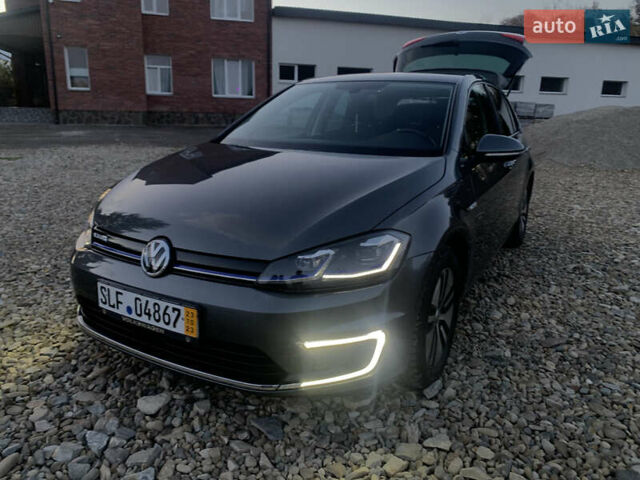 Серый Фольксваген e-Golf, объемом двигателя 0 л и пробегом 127 тыс. км за 11950 $, фото 21 на Automoto.ua