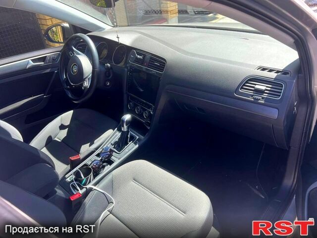 Сірий Фольксваген e-Golf, об'ємом двигуна 0 л та пробігом 57 тис. км за 13500 $, фото 3 на Automoto.ua