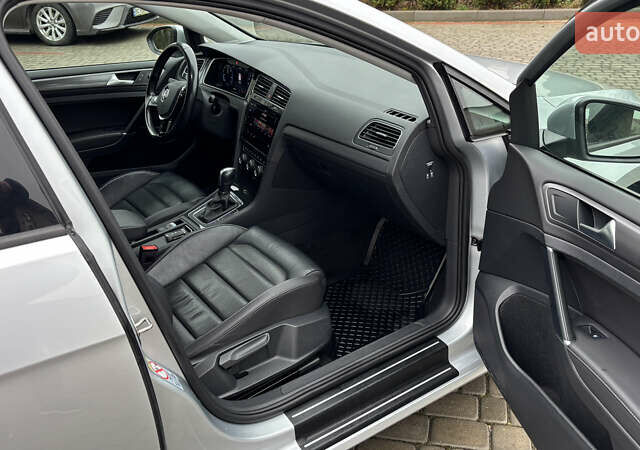 Серый Фольксваген e-Golf, объемом двигателя 0 л и пробегом 127 тыс. км за 14200 $, фото 9 на Automoto.ua