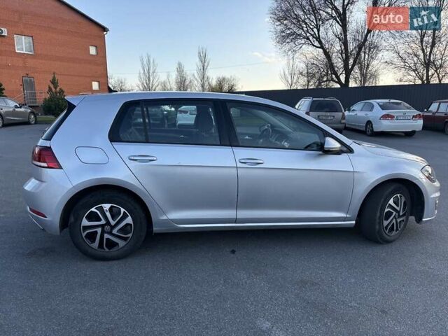Серый Фольксваген e-Golf, объемом двигателя 0 л и пробегом 152 тыс. км за 12499 $, фото 1 на Automoto.ua