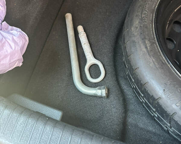 Серый Фольксваген e-Golf, объемом двигателя 0 л и пробегом 196 тыс. км за 14000 $, фото 16 на Automoto.ua