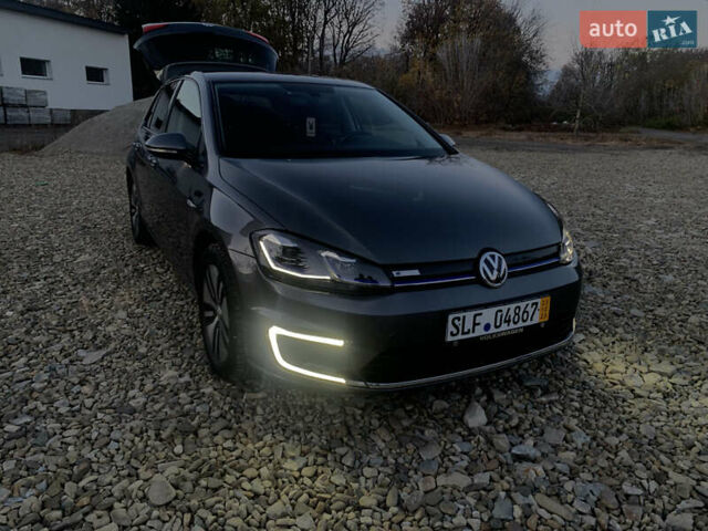 Серый Фольксваген e-Golf, объемом двигателя 0 л и пробегом 127 тыс. км за 11950 $, фото 20 на Automoto.ua