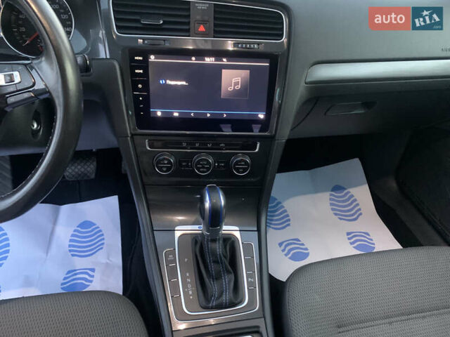 Серый Фольксваген e-Golf, объемом двигателя 0 л и пробегом 127 тыс. км за 11950 $, фото 36 на Automoto.ua