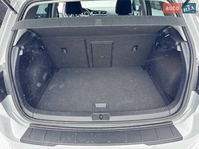 Серый Фольксваген e-Golf, объемом двигателя 0 л и пробегом 59 тыс. км за 13300 $, фото 21 на Automoto.ua