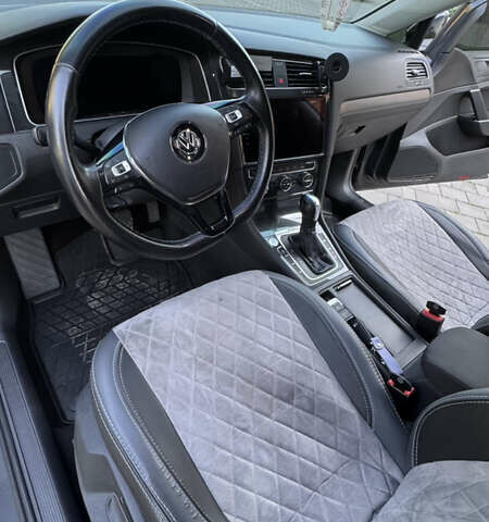 Серый Фольксваген e-Golf, объемом двигателя 0 л и пробегом 96 тыс. км за 15300 $, фото 19 на Automoto.ua