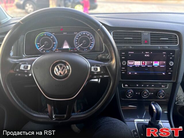 Сірий Фольксваген e-Golf, об'ємом двигуна 0 л та пробігом 93 тис. км за 15000 $, фото 7 на Automoto.ua