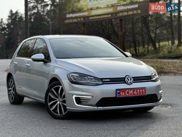 Серый Фольксваген e-Golf, объемом двигателя 0 л и пробегом 100 тыс. км за 12300 $, фото 2 на Automoto.ua