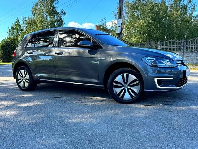Серый Фольксваген e-Golf, объемом двигателя 0.11 л и пробегом 103 тыс. км за 15000 $, фото 4 на Automoto.ua