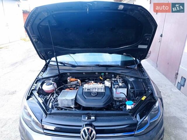 Сірий Фольксваген e-Golf, об'ємом двигуна 0 л та пробігом 97 тис. км за 12800 $, фото 27 на Automoto.ua