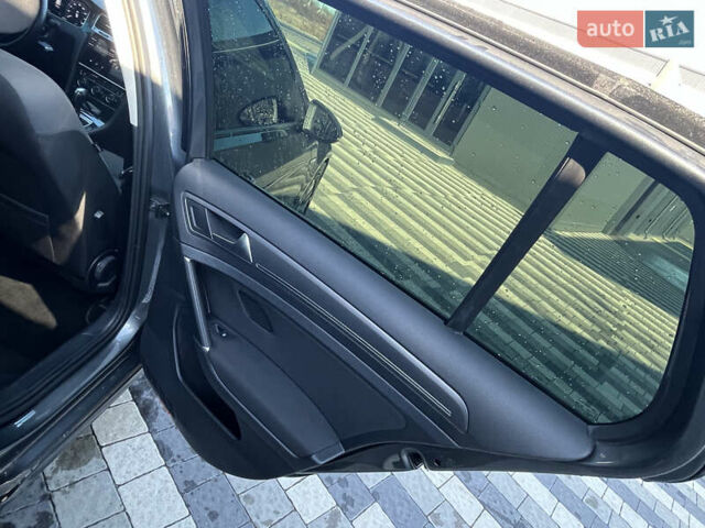 Сірий Фольксваген e-Golf, об'ємом двигуна 0 л та пробігом 39 тис. км за 17200 $, фото 22 на Automoto.ua