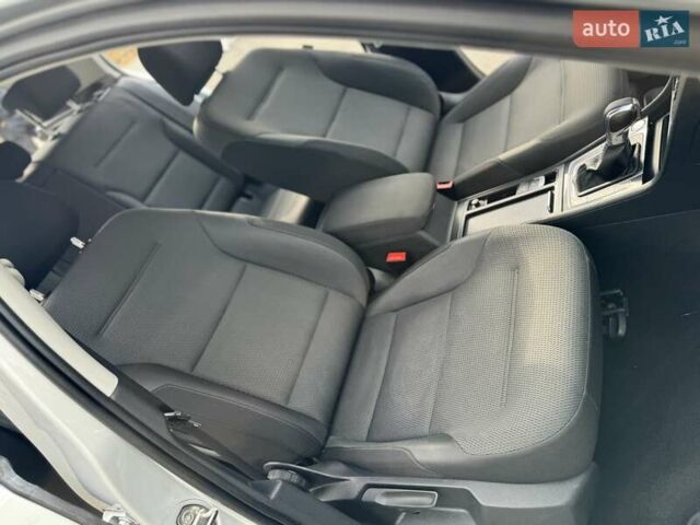 Серый Фольксваген e-Golf, объемом двигателя 0 л и пробегом 100 тыс. км за 12300 $, фото 41 на Automoto.ua