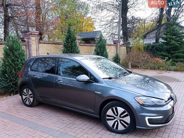 Серый Фольксваген e-Golf, объемом двигателя 0 л и пробегом 96 тыс. км за 11900 $, фото 5 на Automoto.ua