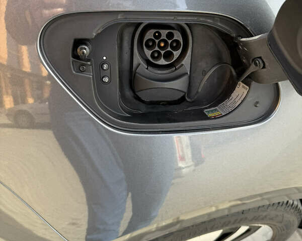 Серый Фольксваген e-Golf, объемом двигателя 0 л и пробегом 90 тыс. км за 14550 $, фото 4 на Automoto.ua