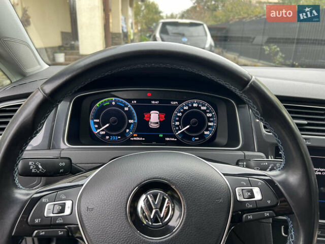 Серый Фольксваген e-Golf, объемом двигателя 0 л и пробегом 104 тыс. км за 13900 $, фото 10 на Automoto.ua
