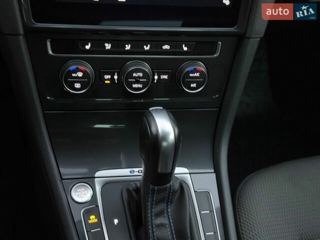 Серый Фольксваген e-Golf, объемом двигателя 0 л и пробегом 120 тыс. км за 14999 $, фото 16 на Automoto.ua