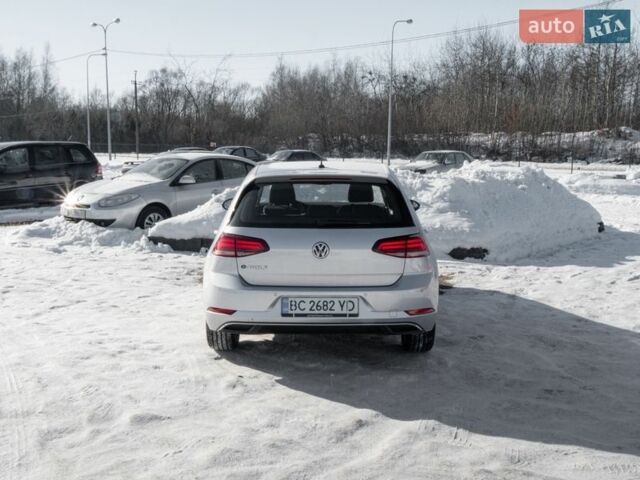 Серый Фольксваген e-Golf, объемом двигателя 0 л и пробегом 71 тыс. км за 14250 $, фото 5 на Automoto.ua