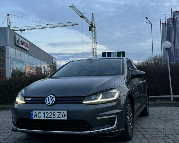 Серый Фольксваген e-Golf, объемом двигателя 0 л и пробегом 167 тыс. км за 11999 $, фото 1 на Automoto.ua