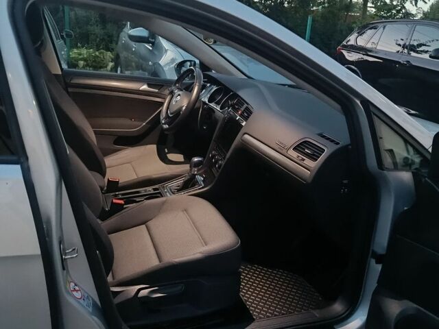 Серый Фольксваген e-Golf, объемом двигателя 0 л и пробегом 72 тыс. км за 12500 $, фото 15 на Automoto.ua