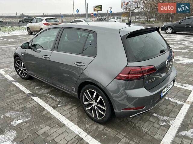 Серый Фольксваген e-Golf, объемом двигателя 0 л и пробегом 97 тыс. км за 15500 $, фото 9 на Automoto.ua
