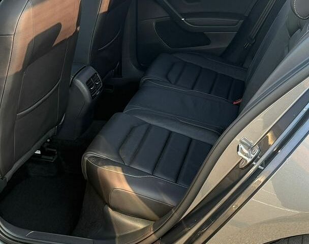 Серый Фольксваген e-Golf, объемом двигателя 0 л и пробегом 80 тыс. км за 18000 $, фото 42 на Automoto.ua