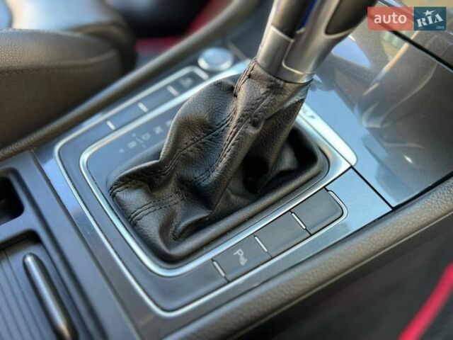 Серый Фольксваген e-Golf, объемом двигателя 0 л и пробегом 130 тыс. км за 13999 $, фото 73 на Automoto.ua