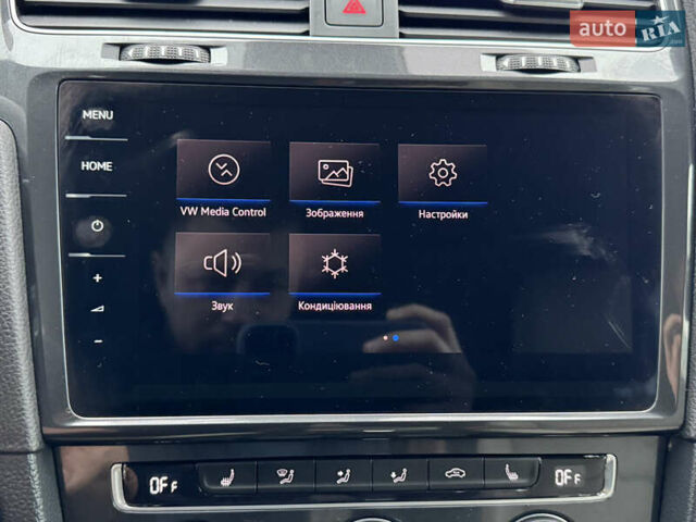 Серый Фольксваген e-Golf, объемом двигателя 0 л и пробегом 91 тыс. км за 15099 $, фото 67 на Automoto.ua