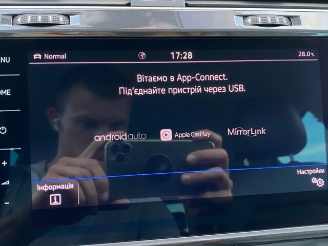 Серый Фольксваген e-Golf, объемом двигателя 0 л и пробегом 44 тыс. км за 17500 $, фото 42 на Automoto.ua