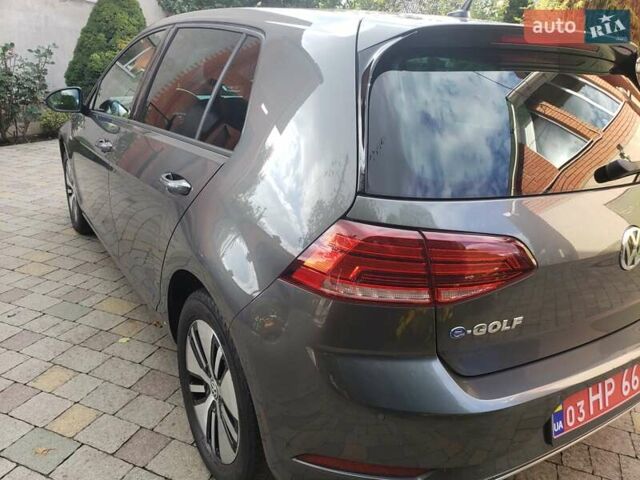 Серый Фольксваген e-Golf, объемом двигателя 0 л и пробегом 65 тыс. км за 13950 $, фото 10 на Automoto.ua