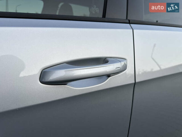 Серый Фольксваген e-Golf, объемом двигателя 0 л и пробегом 72 тыс. км за 13500 $, фото 11 на Automoto.ua