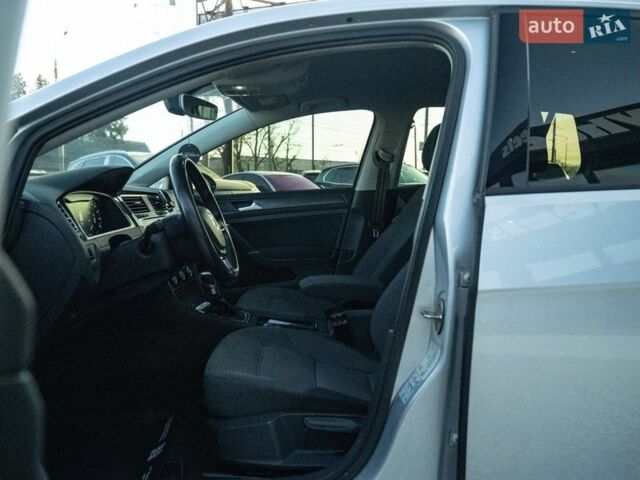 Серый Фольксваген e-Golf, объемом двигателя 0 л и пробегом 78 тыс. км за 14900 $, фото 14 на Automoto.ua