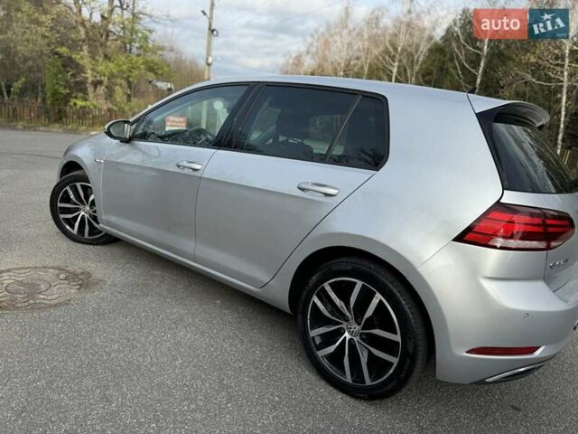 Серый Фольксваген e-Golf, объемом двигателя 0 л и пробегом 100 тыс. км за 12300 $, фото 23 на Automoto.ua